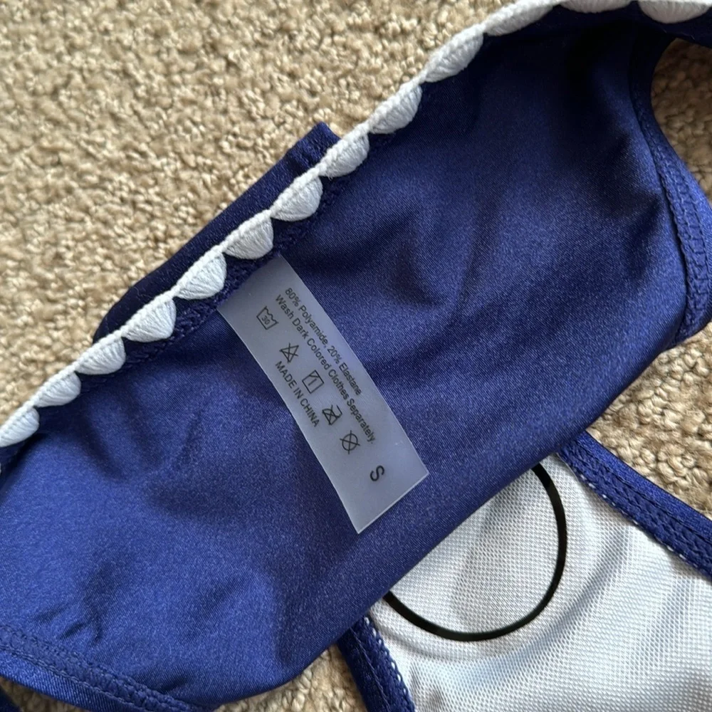 029 NWOT Halter Tie Criss Cross Bikini Set - Size Small‎